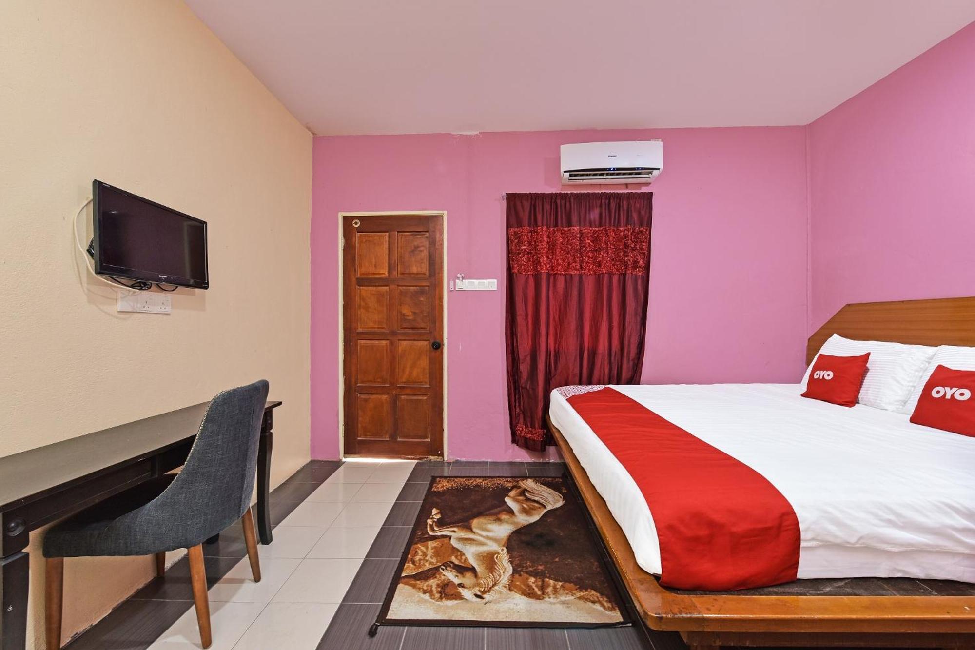 Oyo 90561 Awan Biru Motel Pantai Cenang  Buitenkant foto