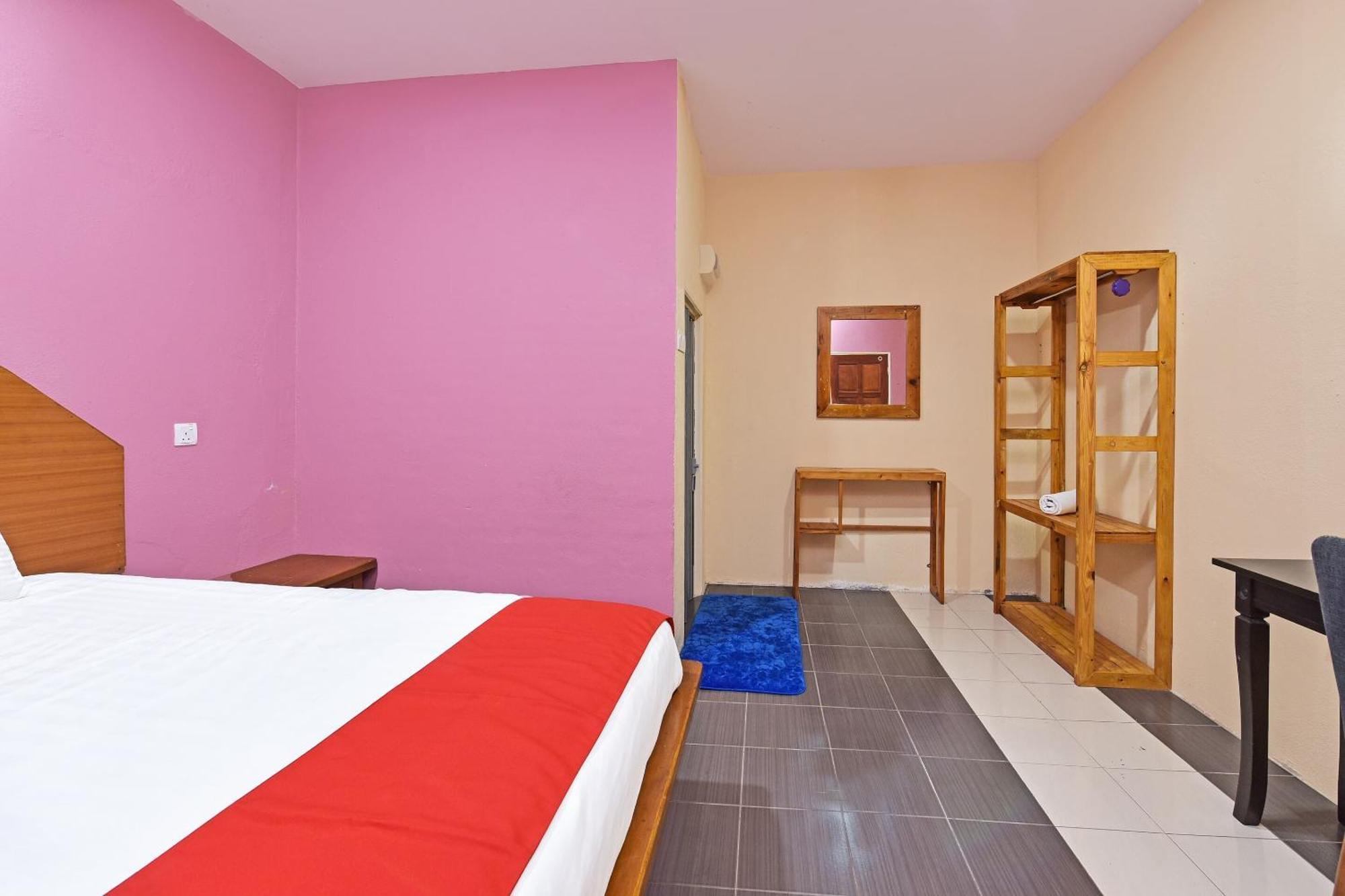 Oyo 90561 Awan Biru Motel Pantai Cenang  Buitenkant foto