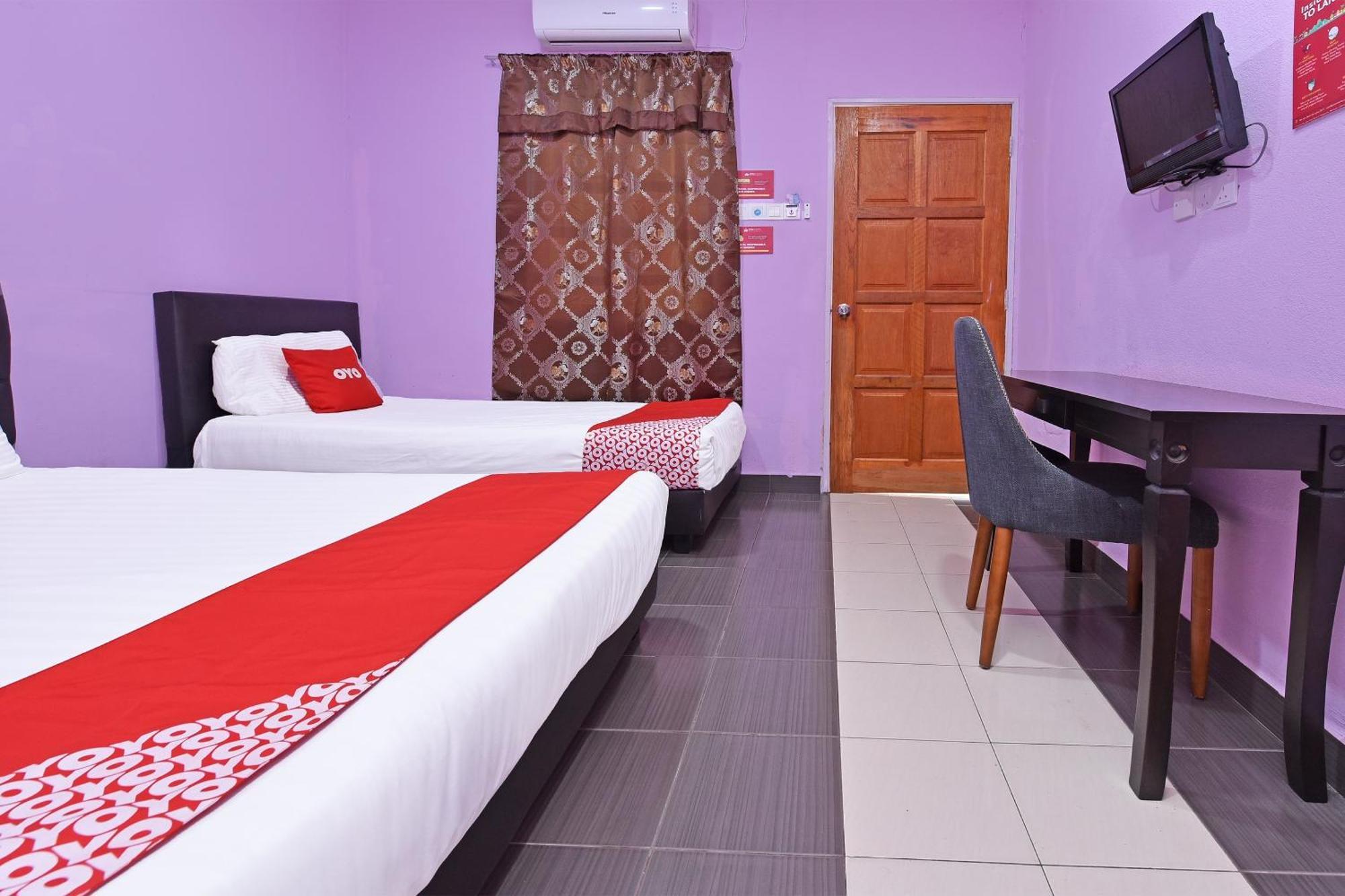 Oyo 90561 Awan Biru Motel Pantai Cenang  Buitenkant foto